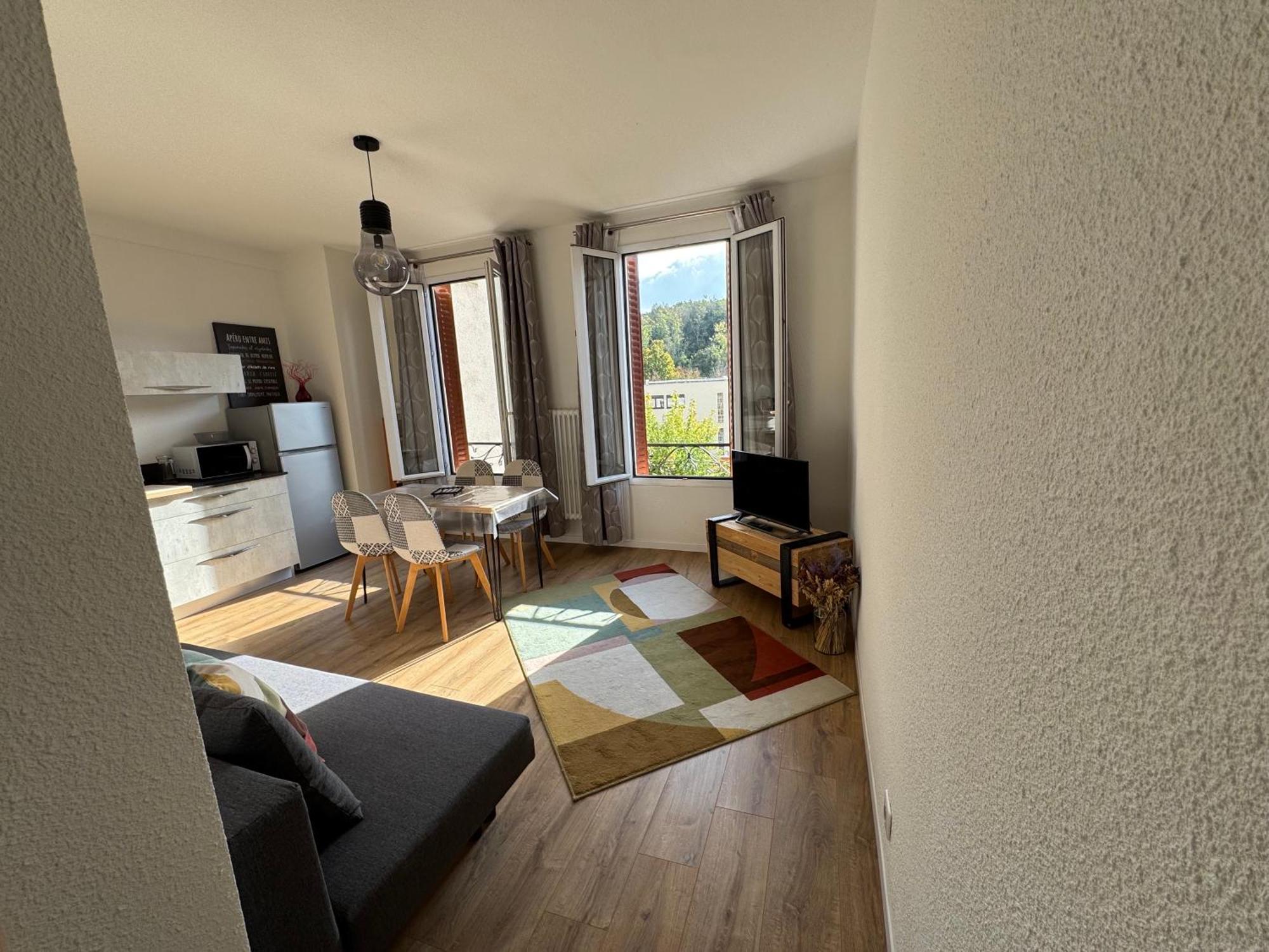 Appartement Le Madargue Idealement Place Châtel-Guyon Extérieur photo