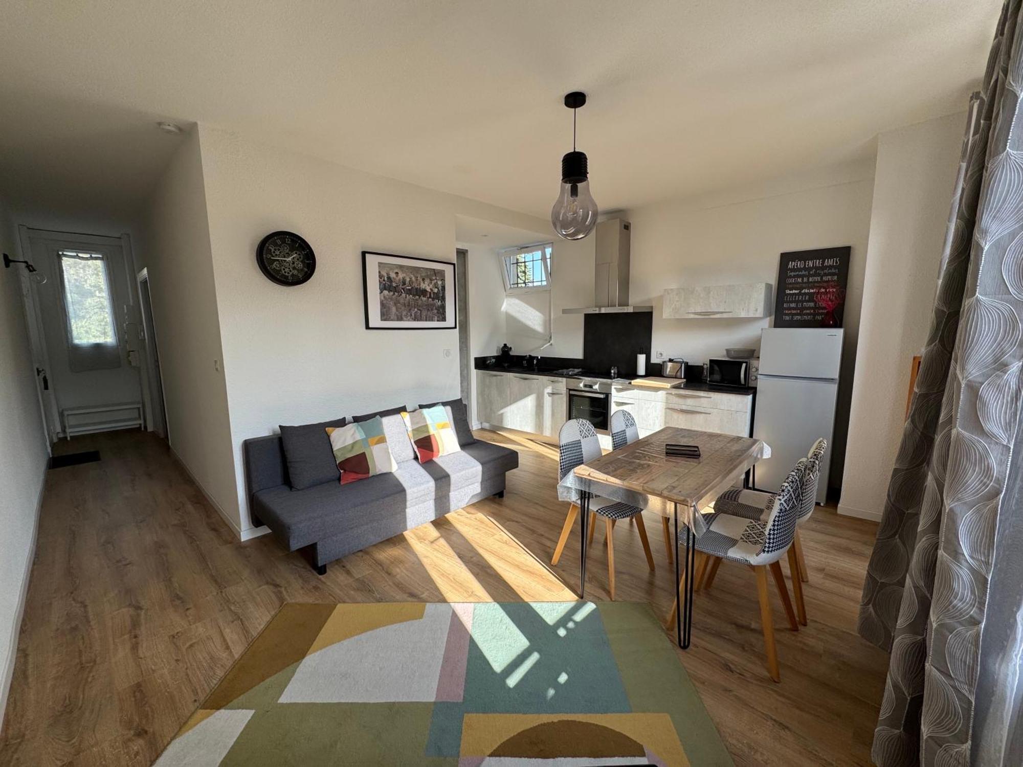 Appartement Le Madargue Idealement Place Châtel-Guyon Extérieur photo