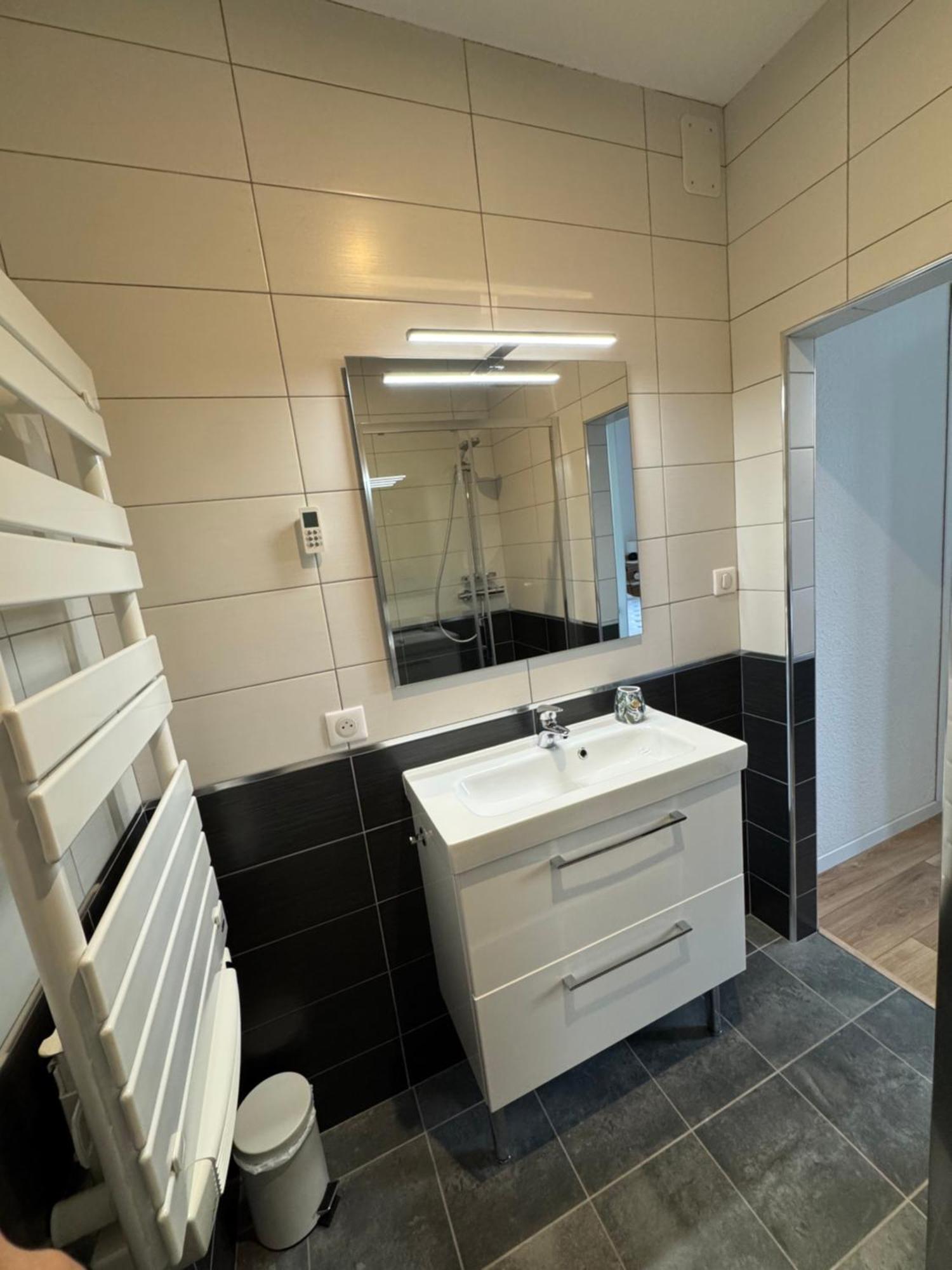 Appartement Le Madargue Idealement Place Châtel-Guyon Extérieur photo