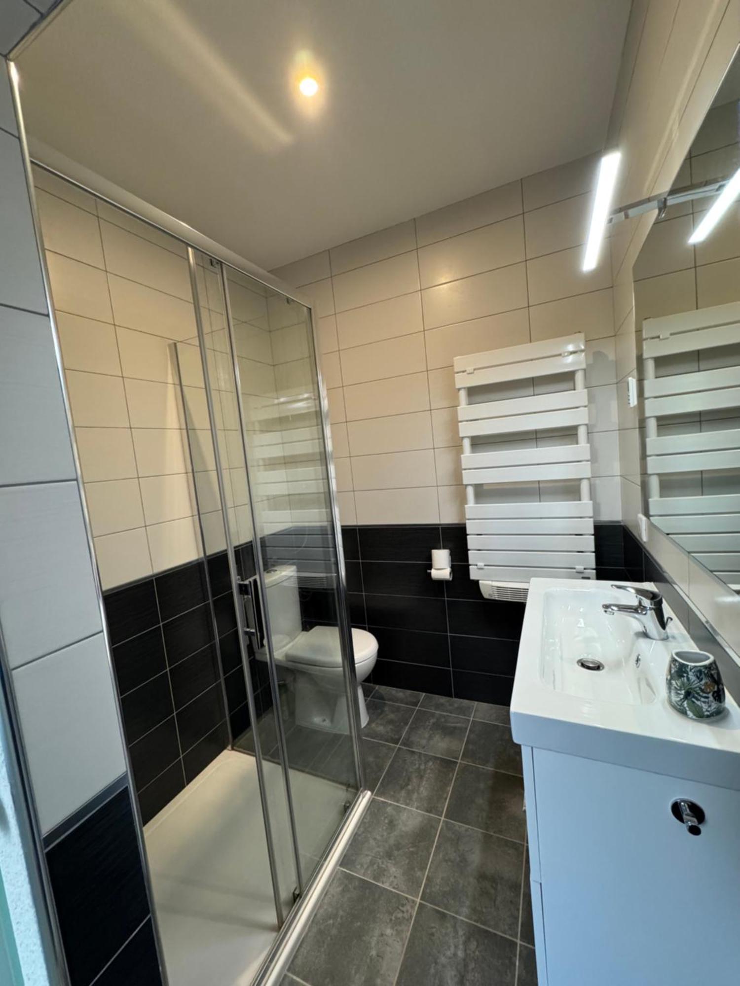 Appartement Le Madargue Idealement Place Châtel-Guyon Extérieur photo